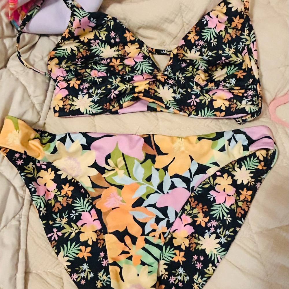Billabong reversible Floral Bikini -xl
